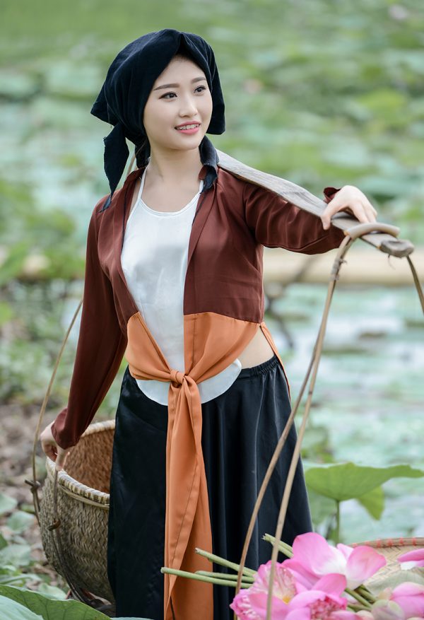 Trang phục truyền thống Việt Nam: Tìm hiểu lịch sử tà áo dài Việt